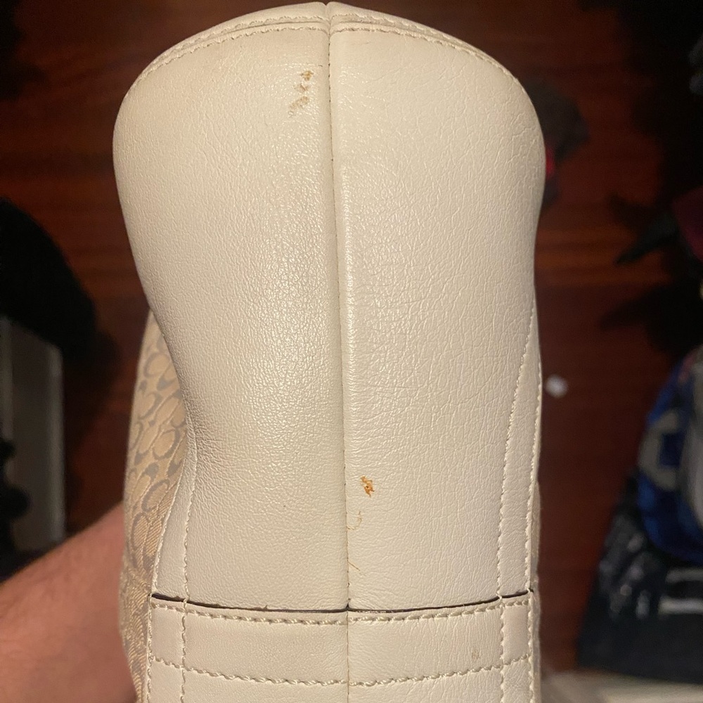 Coach white leather cream jacquard mini soho signature shoulder bag w/ dust bag. - Picture 5 of 9